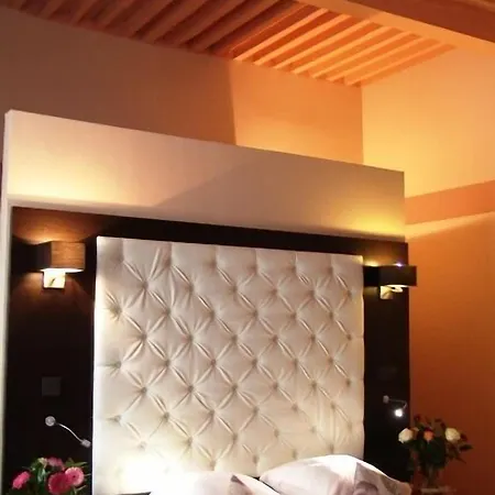 Marquis De La Baume Hotel