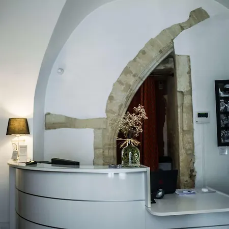 Western Marquis De La Baume Hotel