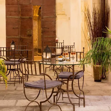 Hotel Marquis De La Baume Nimes