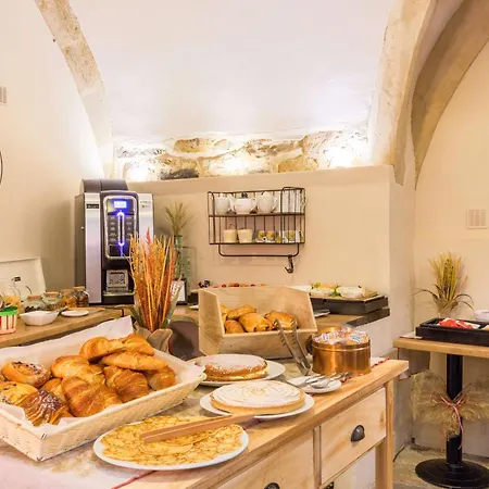 Western Marquis De La Baume Nîmes