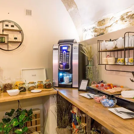 Western Marquis De La Baume Nîmes