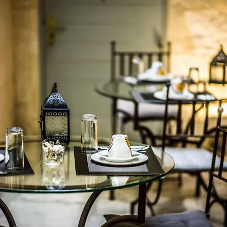 Western Marquis De La Baume Nîmes