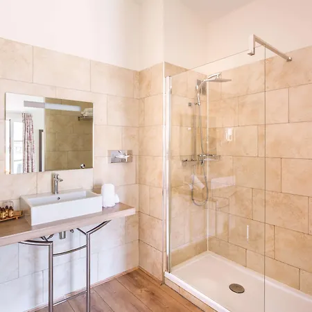 Western Marquis De La Baume Hotel 4*