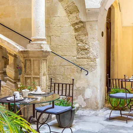 Western Marquis De La Baume Nîmes