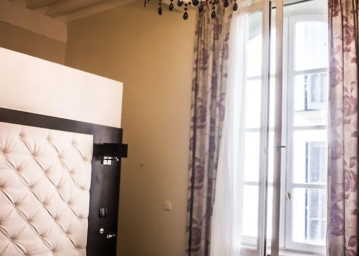 德波美侯爵贝斯特韦斯特酒店 尼姆